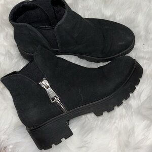 Women’s Black ankle boots size 9
